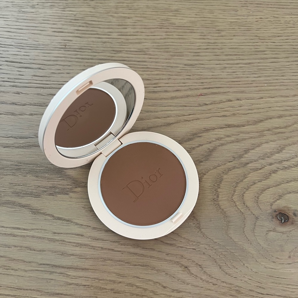 NEW! Dior Forever Natural Bronze. Shade 5